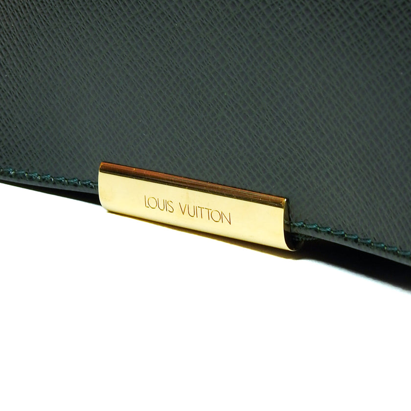 Louis Voitton Taiga Viktor Messenger Bag