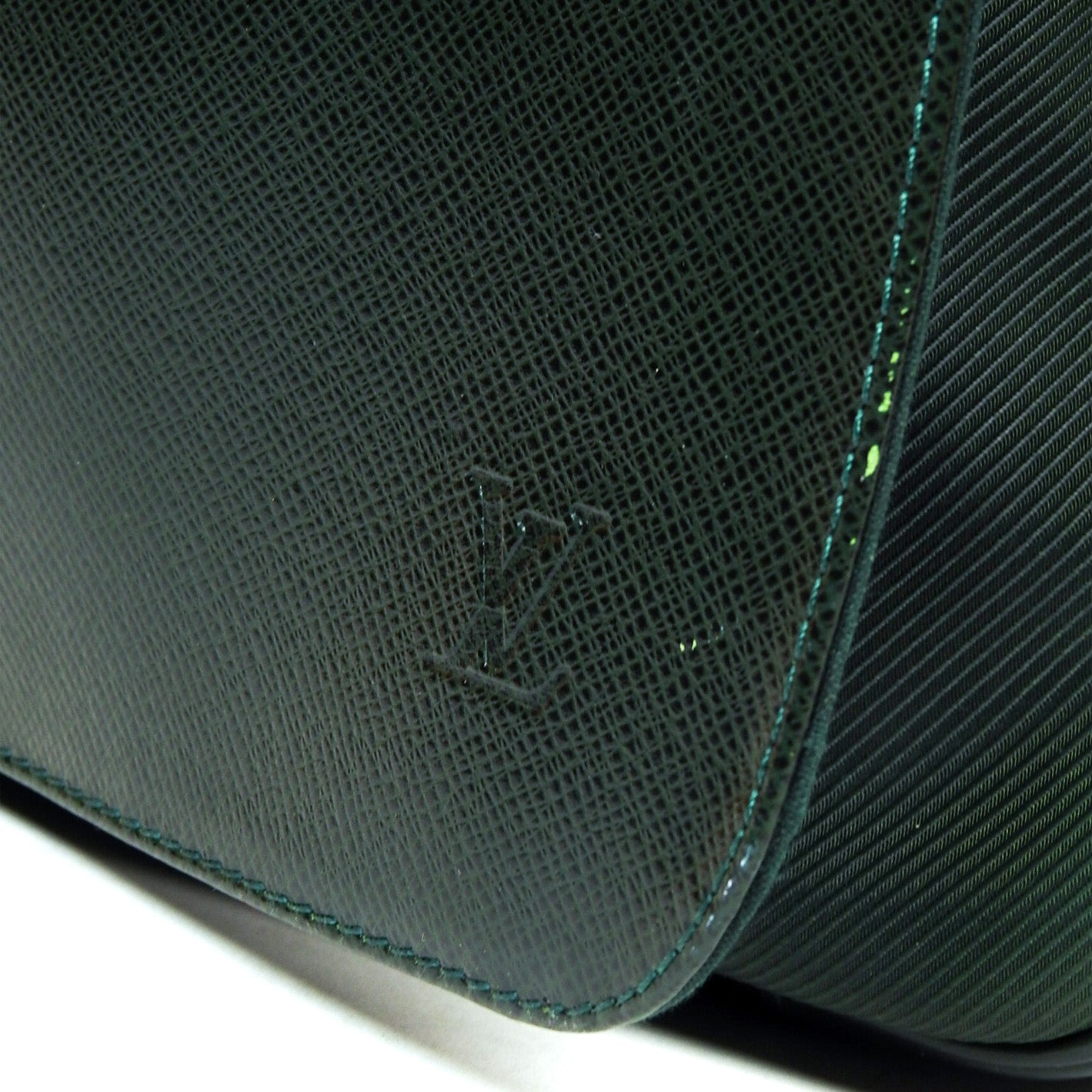 Louis Voitton Taiga Viktor Messenger Bag